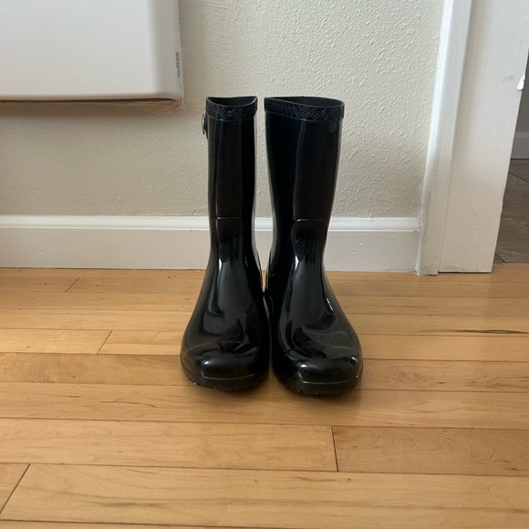 Ugg Sienna Rain boots (size: 7) - Picture 3 of 3